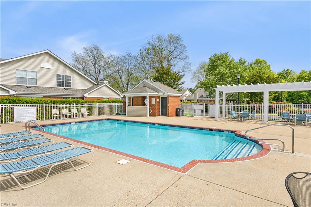 1801 Westgate Cir Property Photo 45
