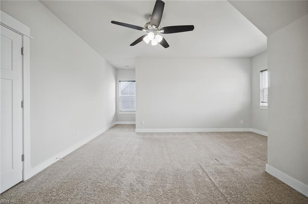 100 Chalmers Dr Property Photo 25