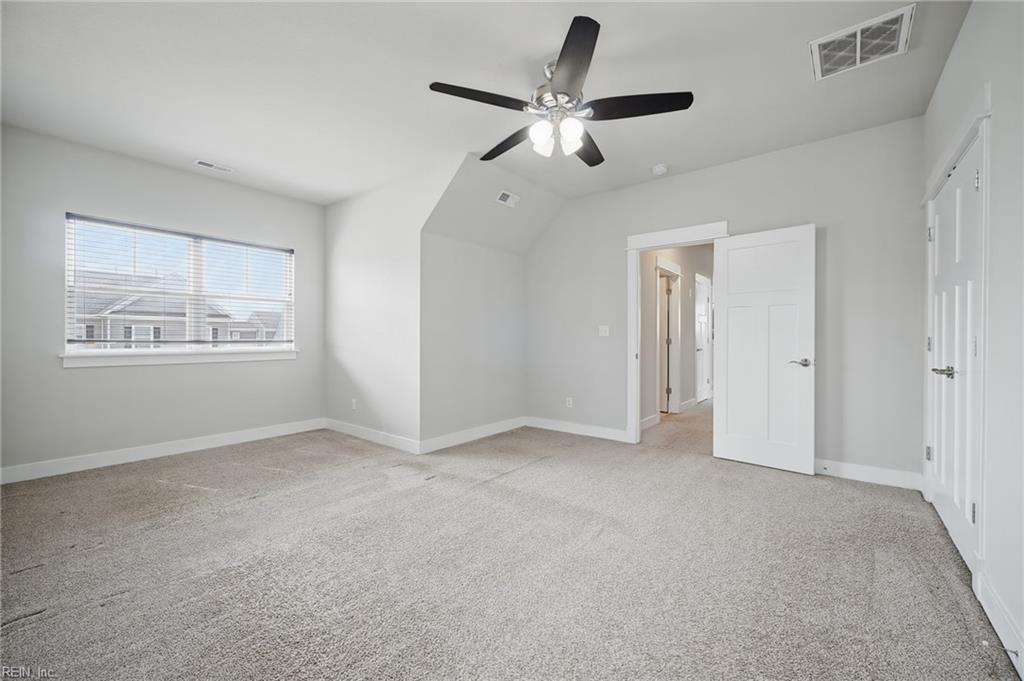 100 Chalmers Dr Property Photo 26