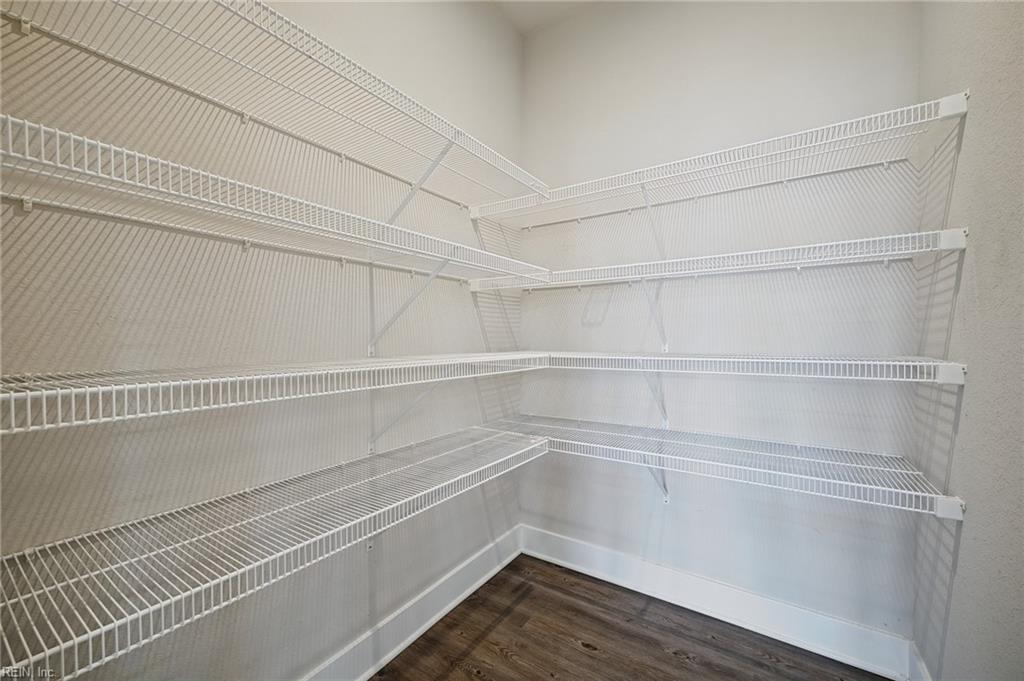 100 Chalmers Dr Property Photo 27