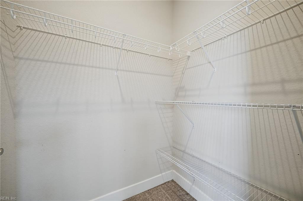 100 Chalmers Dr Property Photo 28