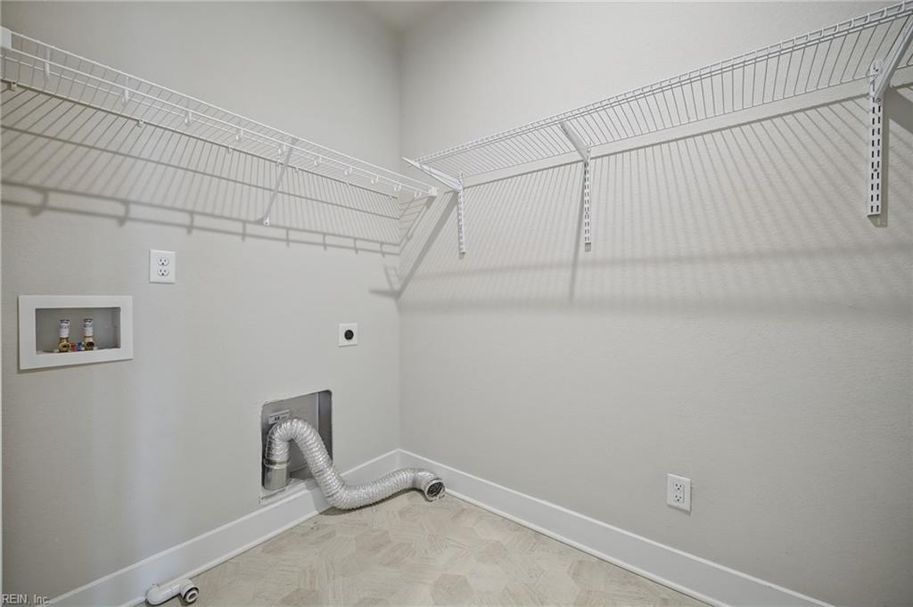 100 Chalmers Dr Property Photo 30