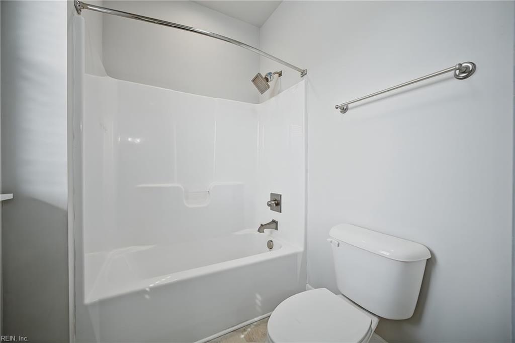 100 Chalmers Dr Property Photo 34