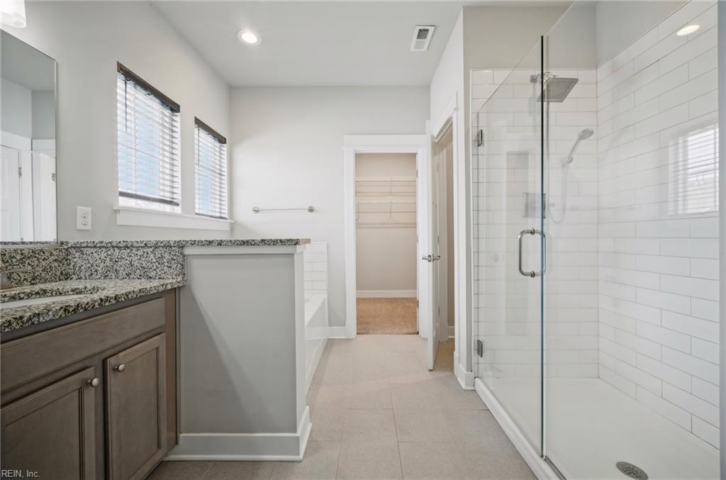 100 Chalmers Dr Property Photo 37