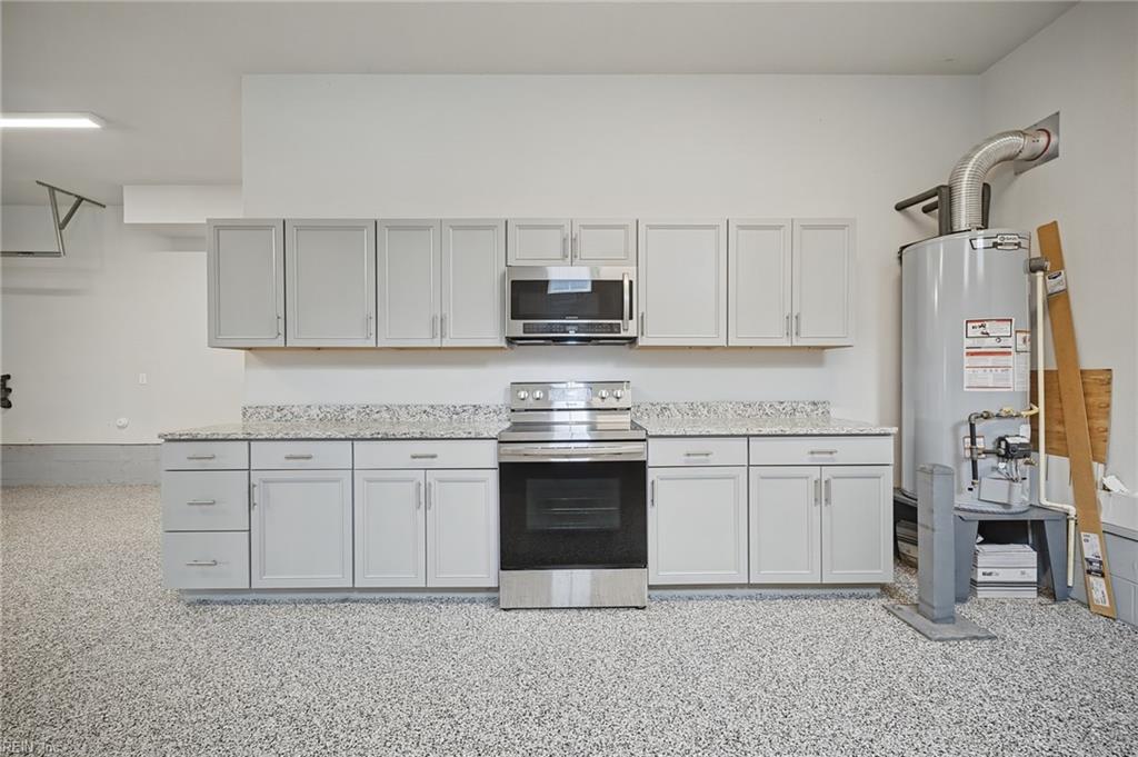 100 Chalmers Dr Property Photo 43