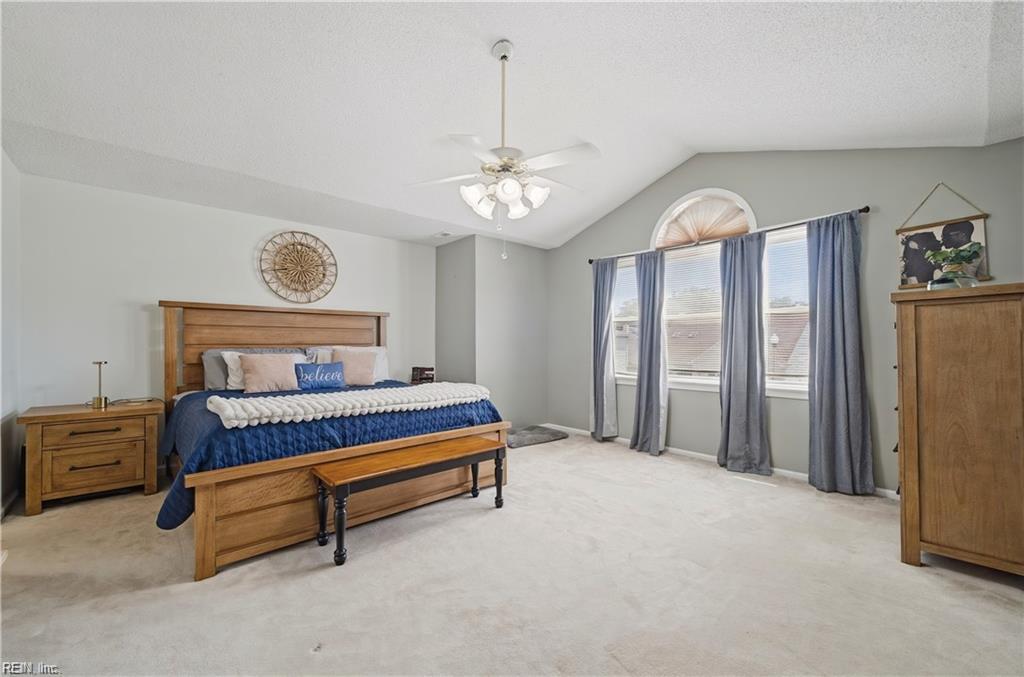 853 Yorkshire Ln Property Photo 15