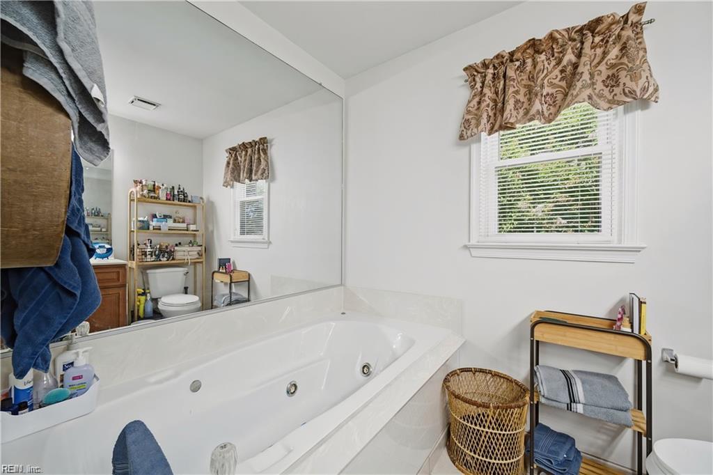 853 Yorkshire Ln Property Photo 18