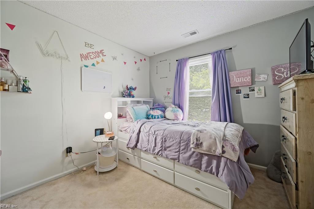 853 Yorkshire Ln Property Photo 19