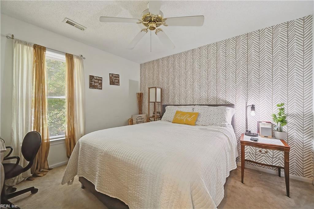 853 Yorkshire Ln Property Photo 20