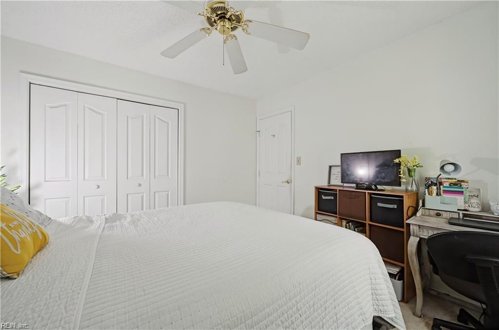 853 Yorkshire Ln Property Photo 21