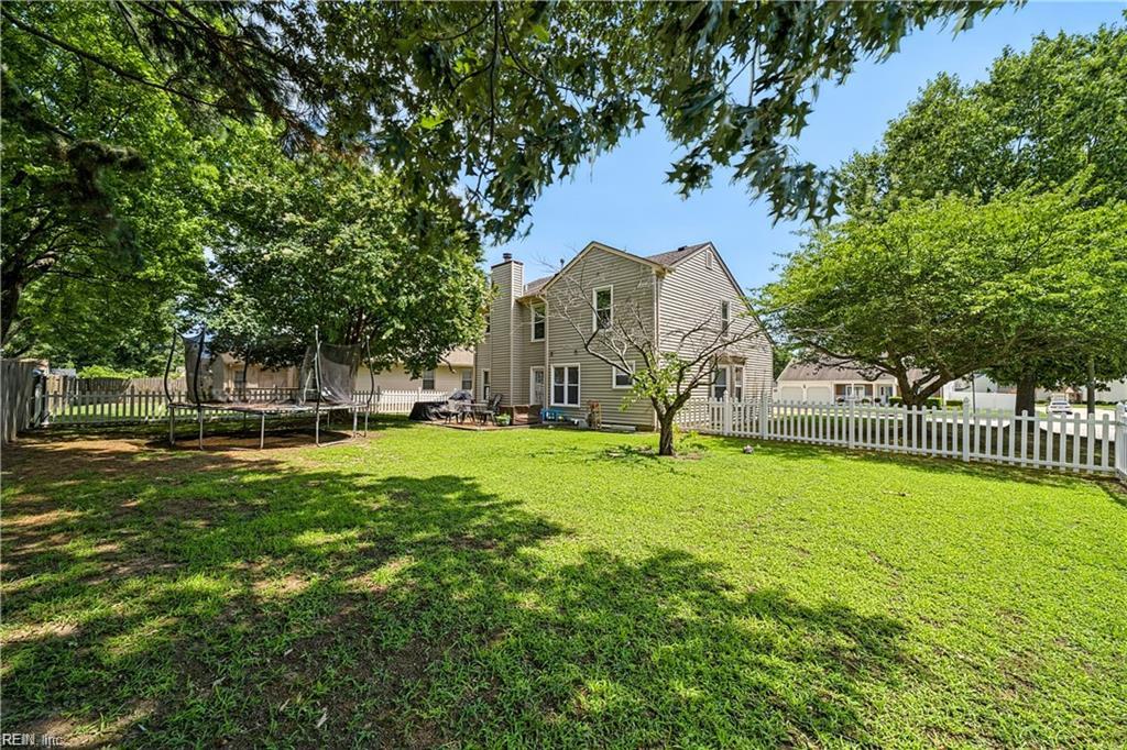 853 Yorkshire Ln Property Photo 26