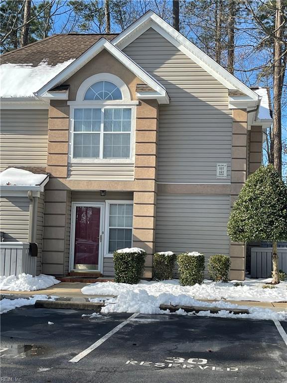 343 Gainsborough SQ Property Photo 1