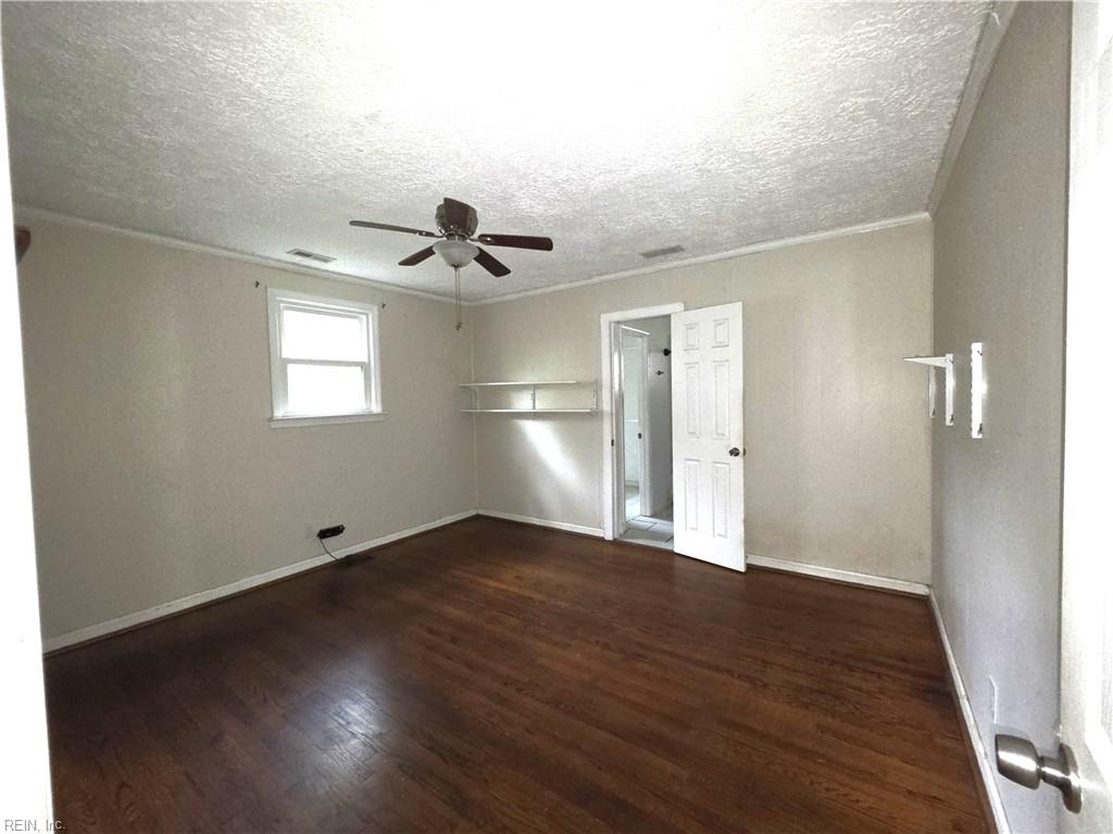 5914 Potomac Ave Property Photo 4