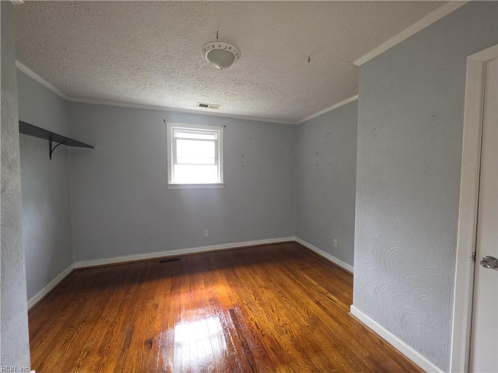 5914 Potomac Ave Property Photo 5