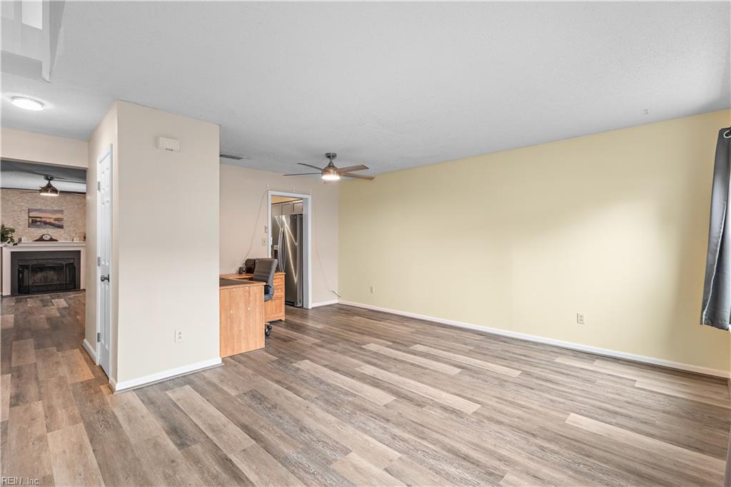 3964 Roebling Ln Property Photo 4