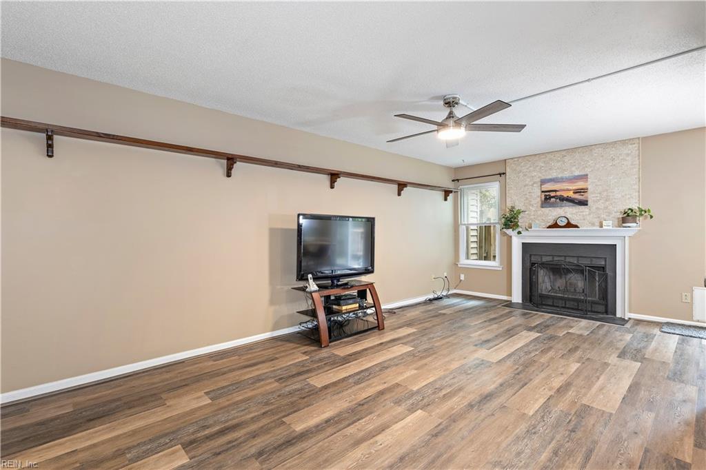 3964 Roebling Ln Property Photo 8
