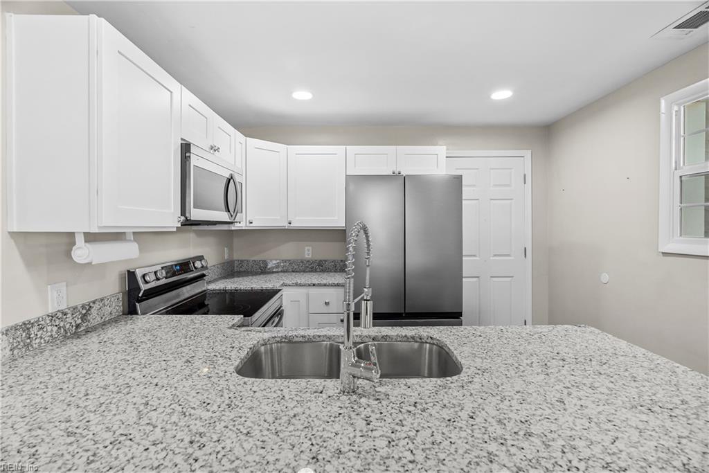 4809 Vick St Property Photo 11