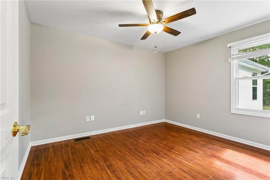 317 Browns Ln Property Photo 10