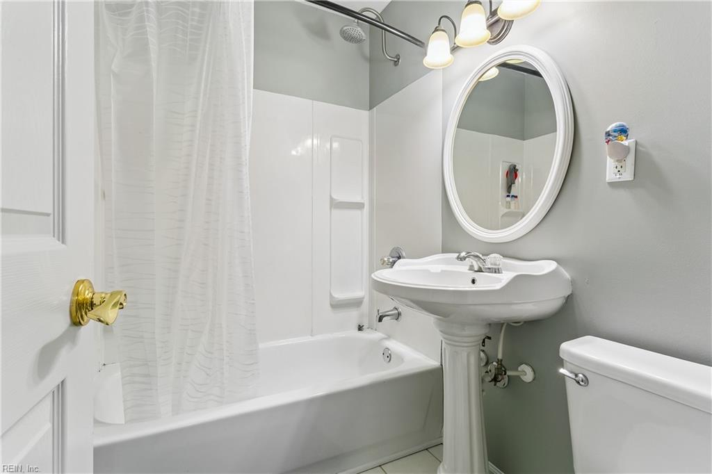317 Browns Ln Property Photo 12
