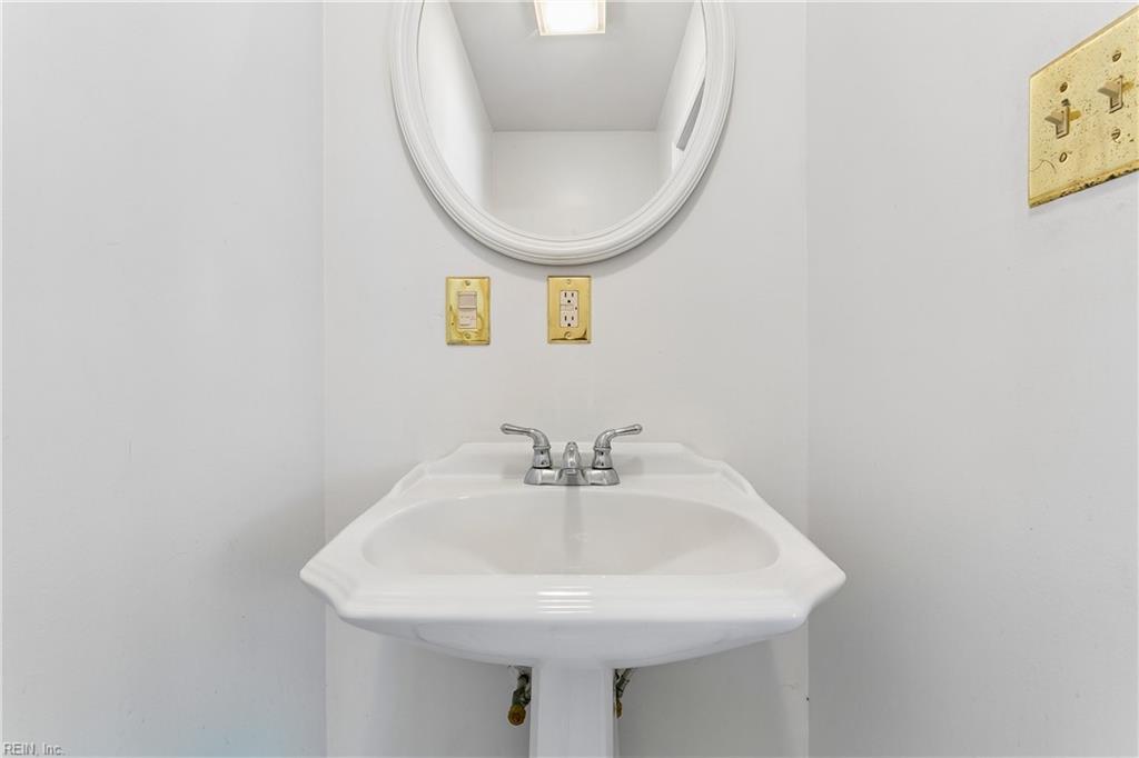 317 Browns Ln Property Photo 21