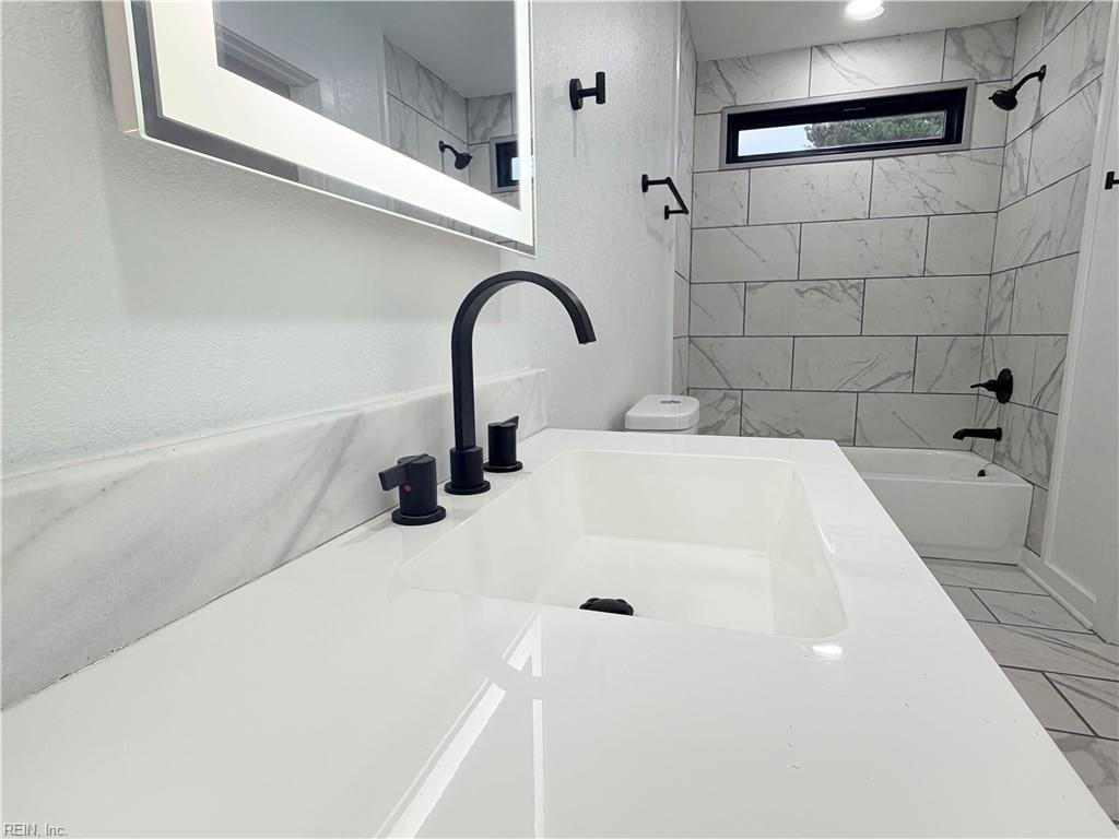 3208 Silina Dr Property Photo 21