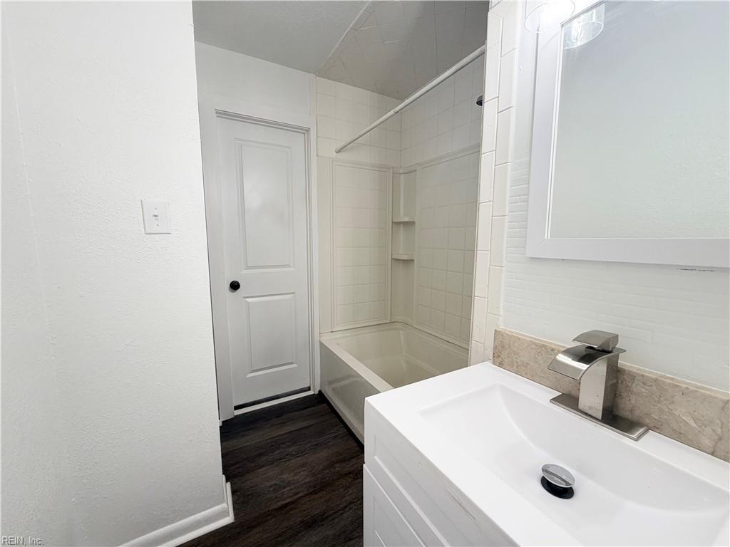 3208 Silina Dr Property Photo 27