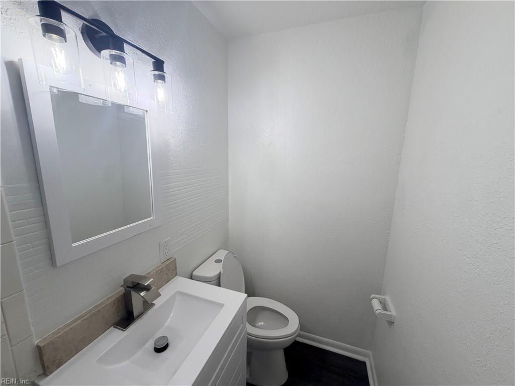 3208 Silina Dr Property Photo 28