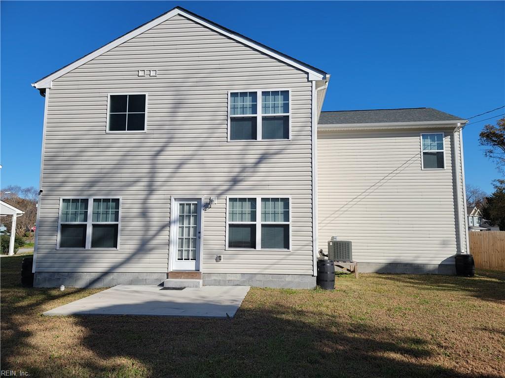 6387 Dove St Property Photo 3
