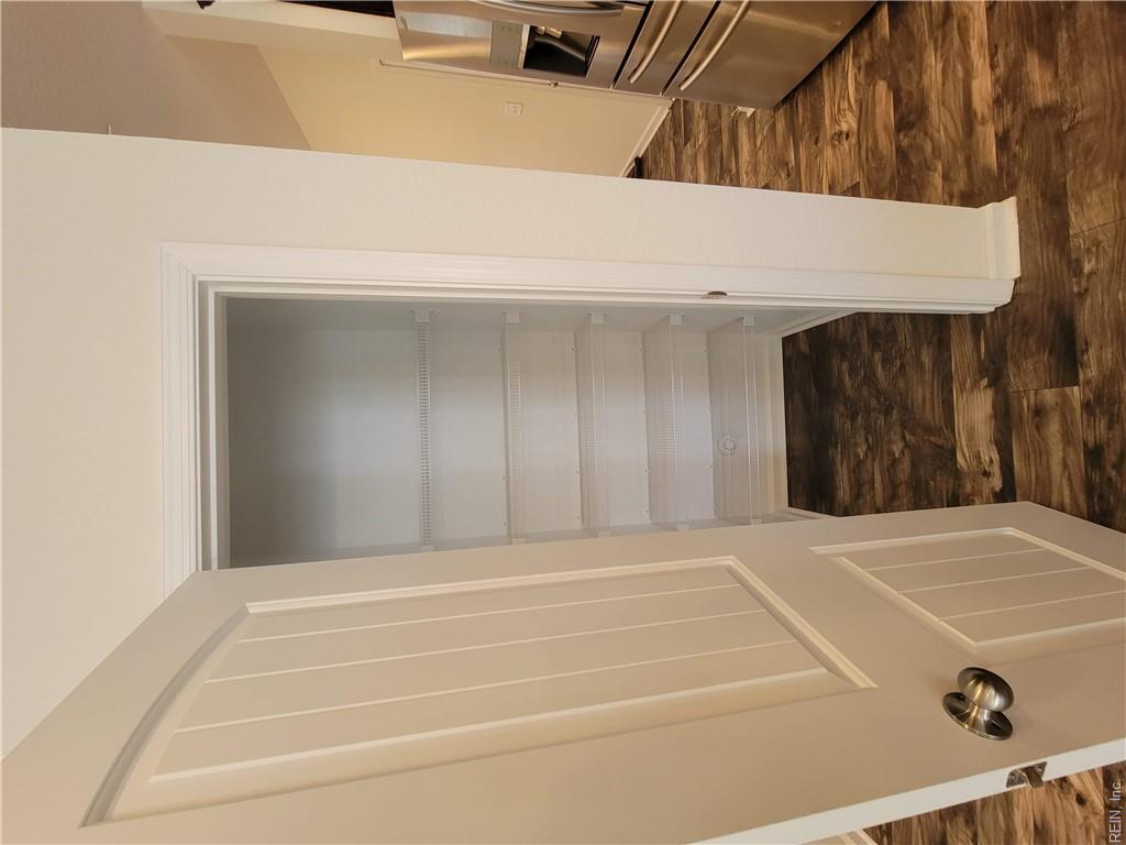 6387 Dove St Property Photo 12