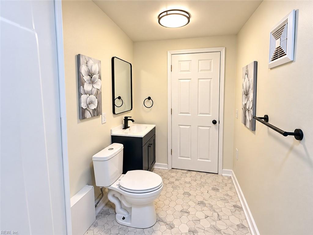 110 Hull St Property Photo 43