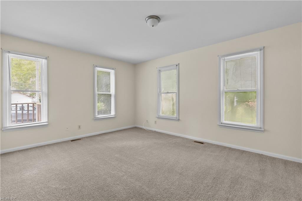 454 Florida Ave Property Photo 18