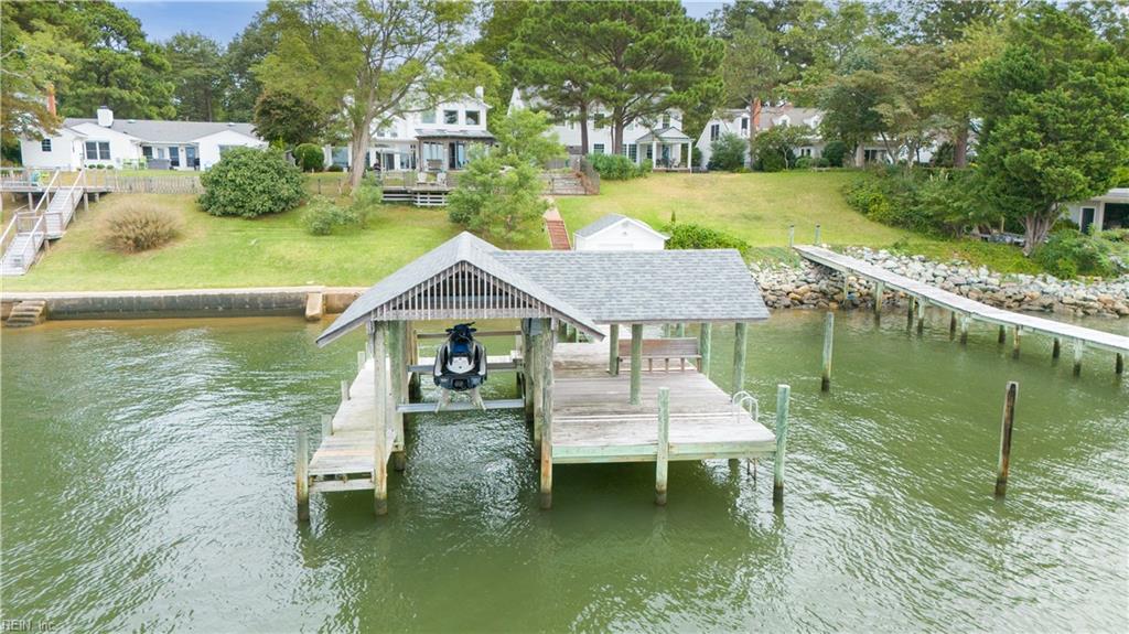 9707 River Rd Property Photo 9