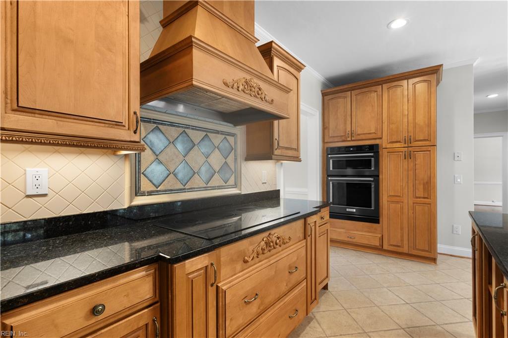 817 Maple Forest Ct Property Photo 10
