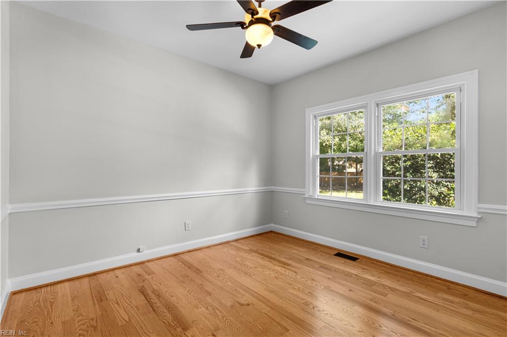 817 Maple Forest Ct Property Photo 23