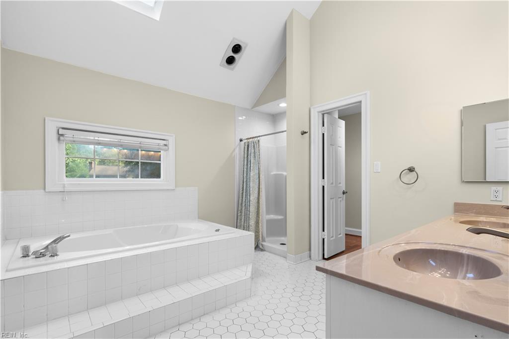 817 Maple Forest Ct Property Photo 39