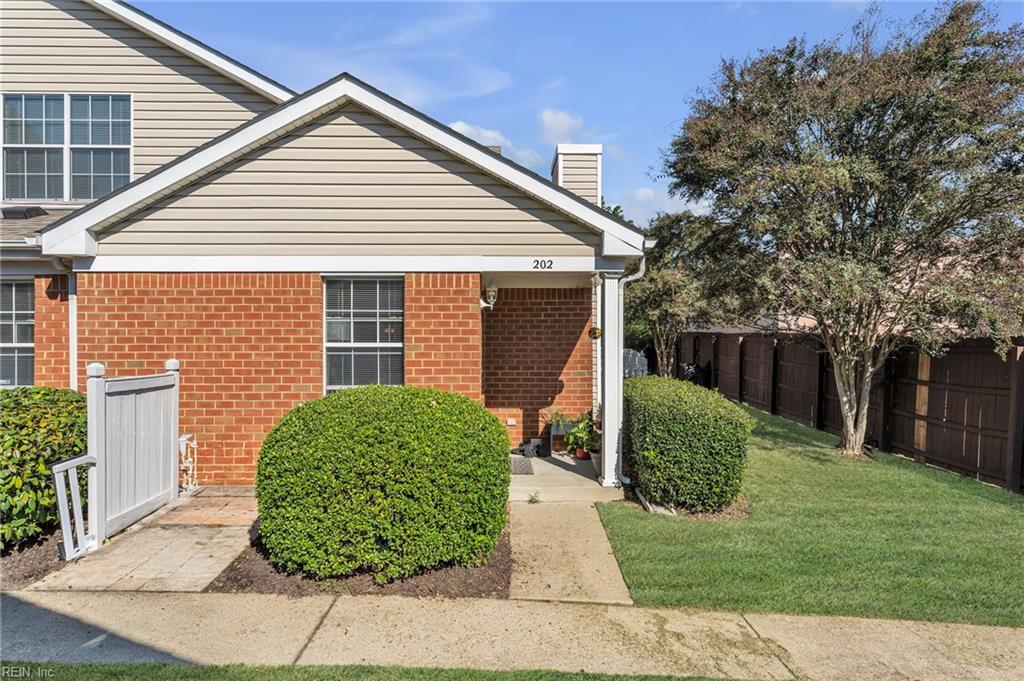 202 Westgate Cir Property Photo 5