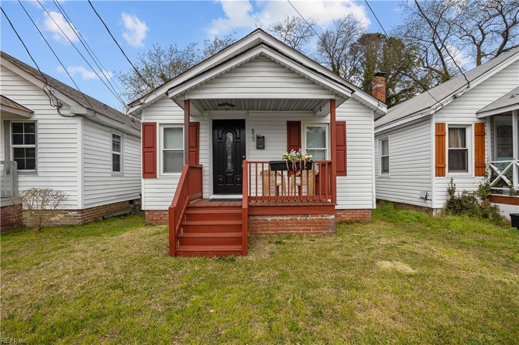 853 21st St Property Photo 1