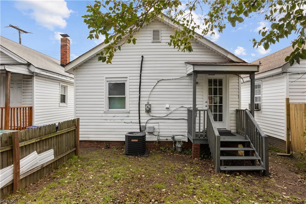 853 21st St Property Photo 18