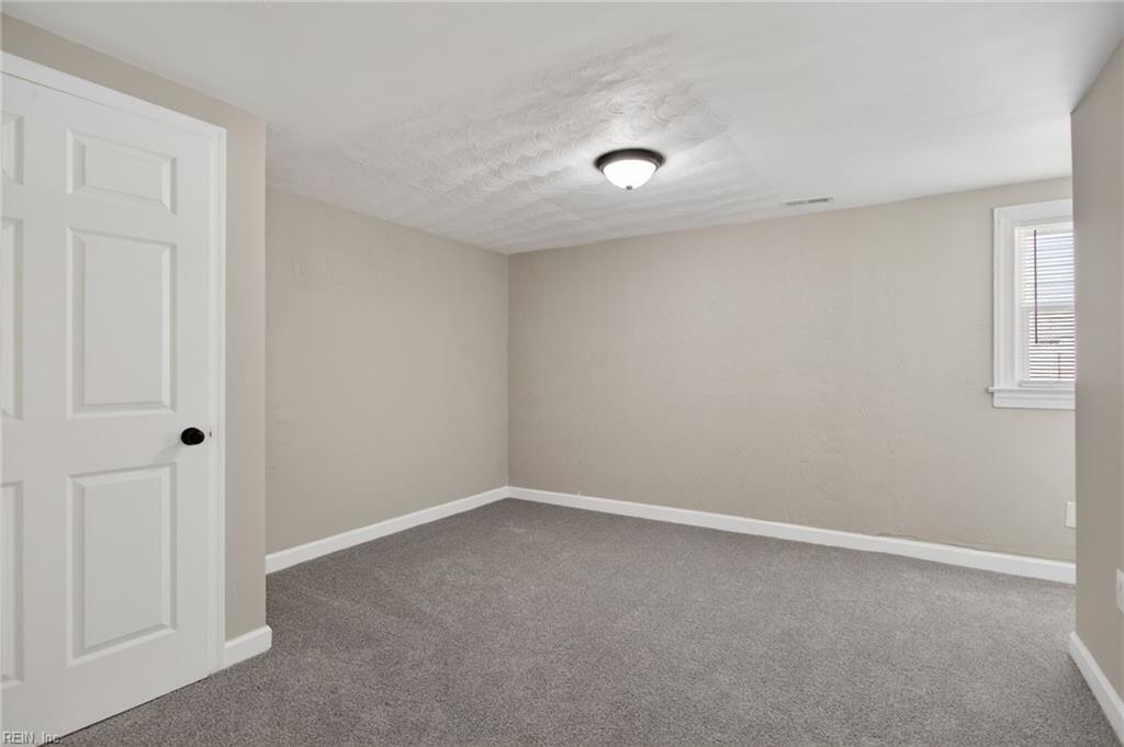4506 John St Property Photo 21
