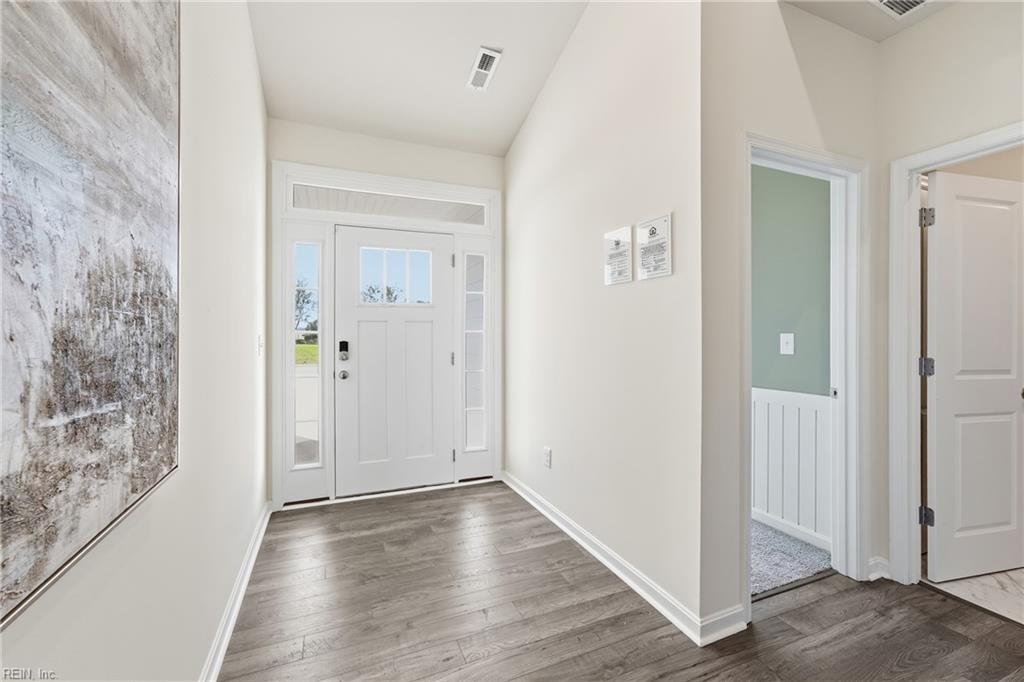553 Watercrest Cir Property Photo 2