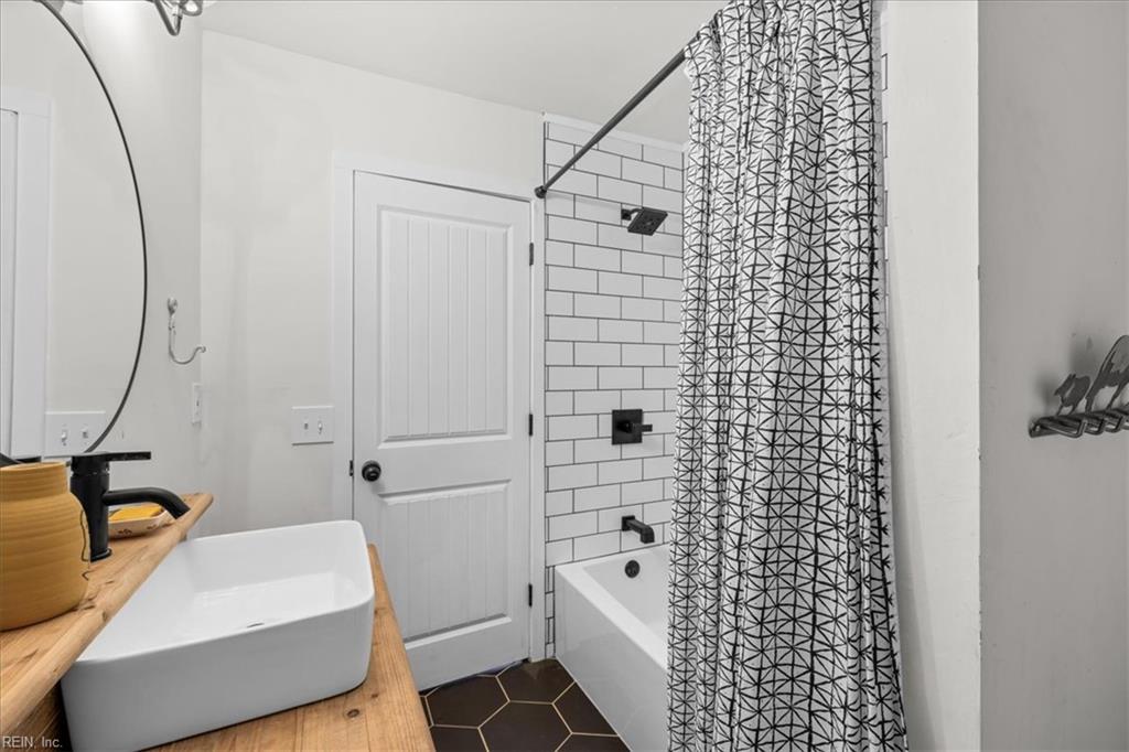 15341 Laurelwood Dr Property Photo 20