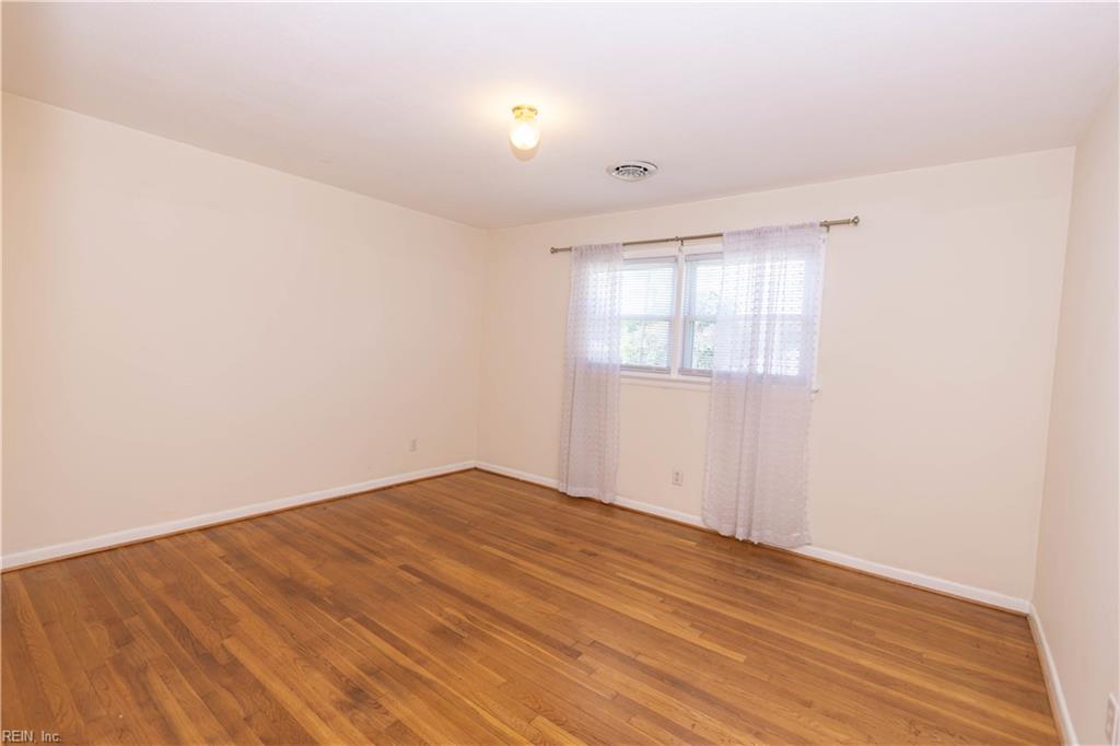 302 Beechmount Dr Property Photo 17