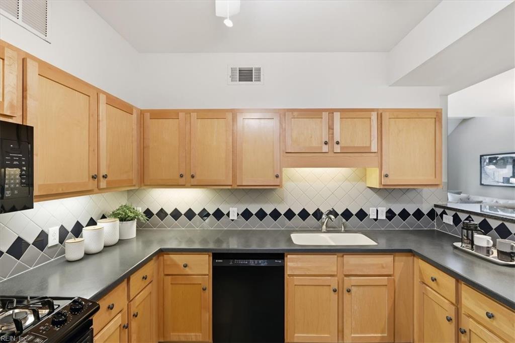 4250 Granby St Property Photo 15