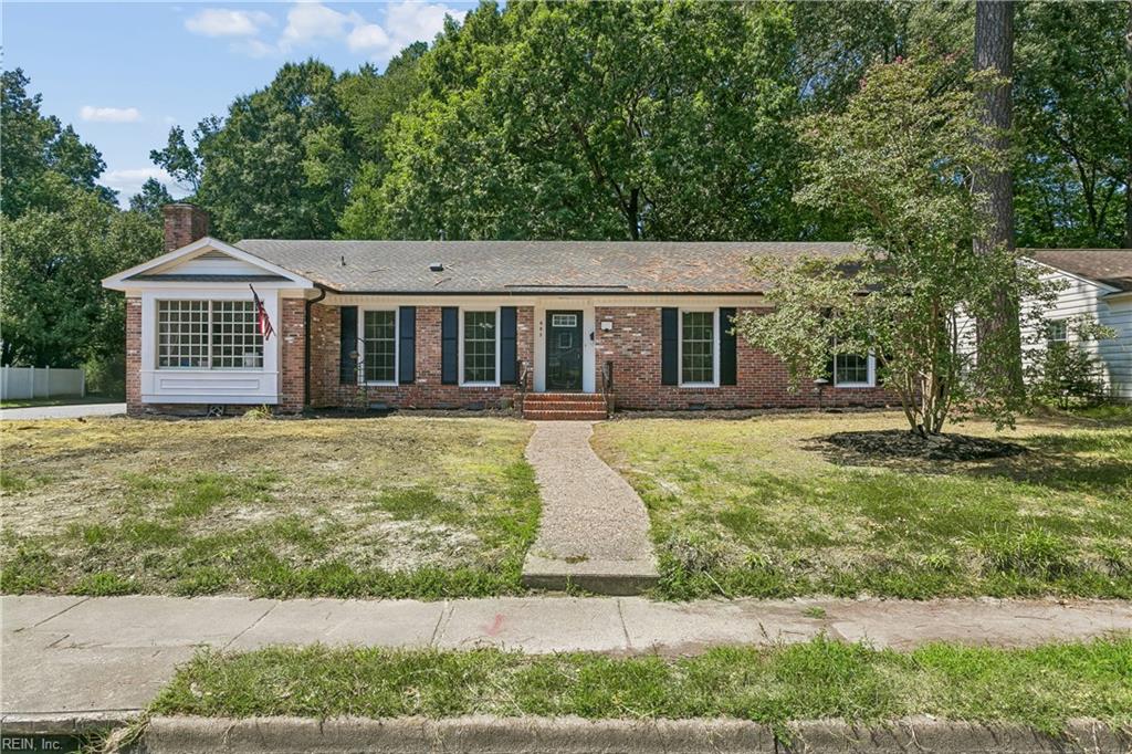 682 Village Green Pw Property Photo 2
