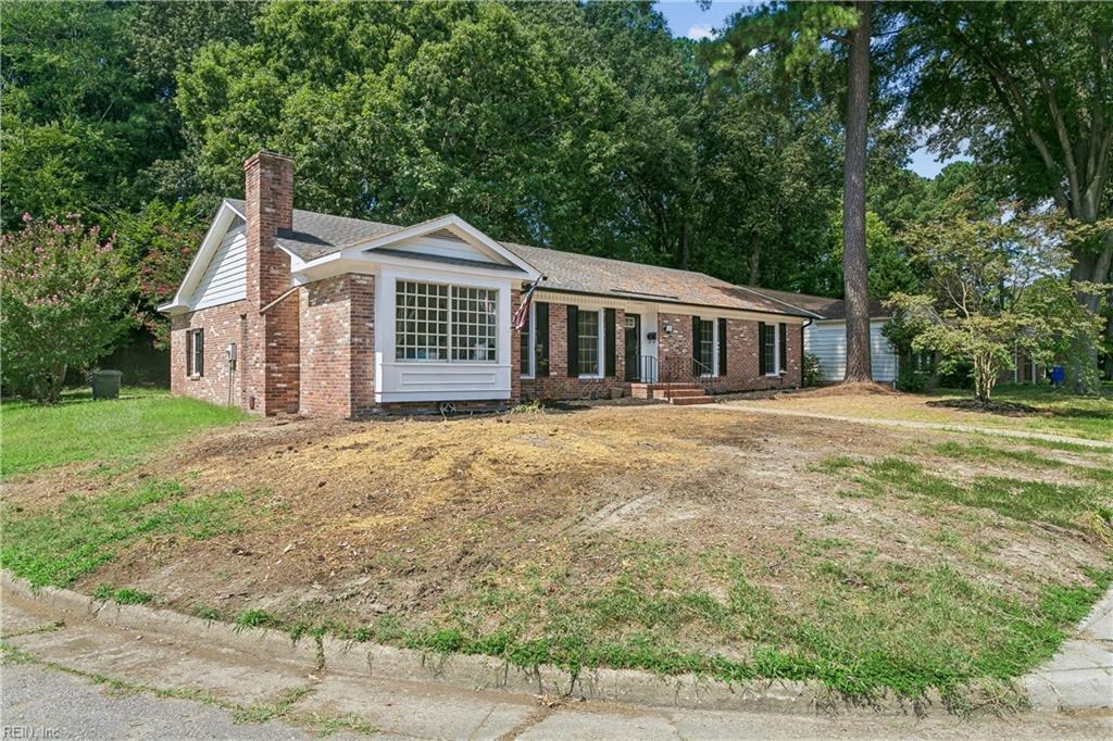 682 Village Green Pw Property Photo 3