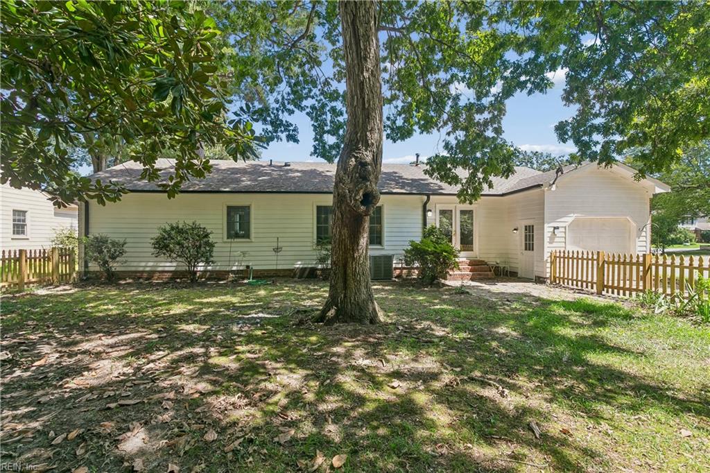682 Village Green Pw Property Photo 38