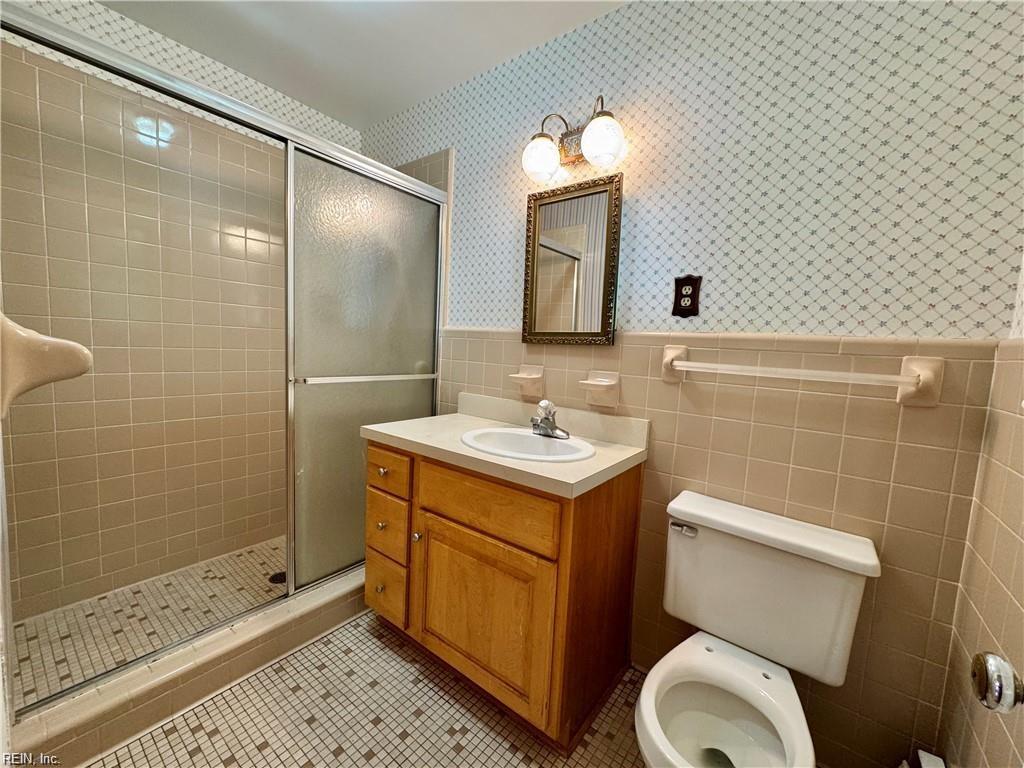 218 Crittenden Ln Property Photo 18