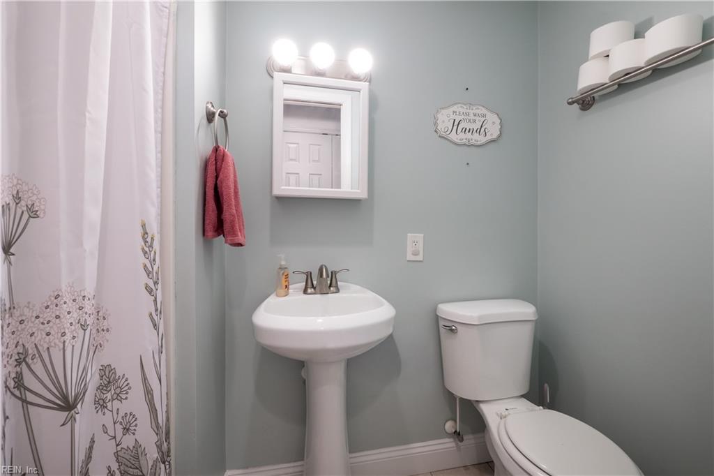 2608 Bapaume Ave Property Photo 15