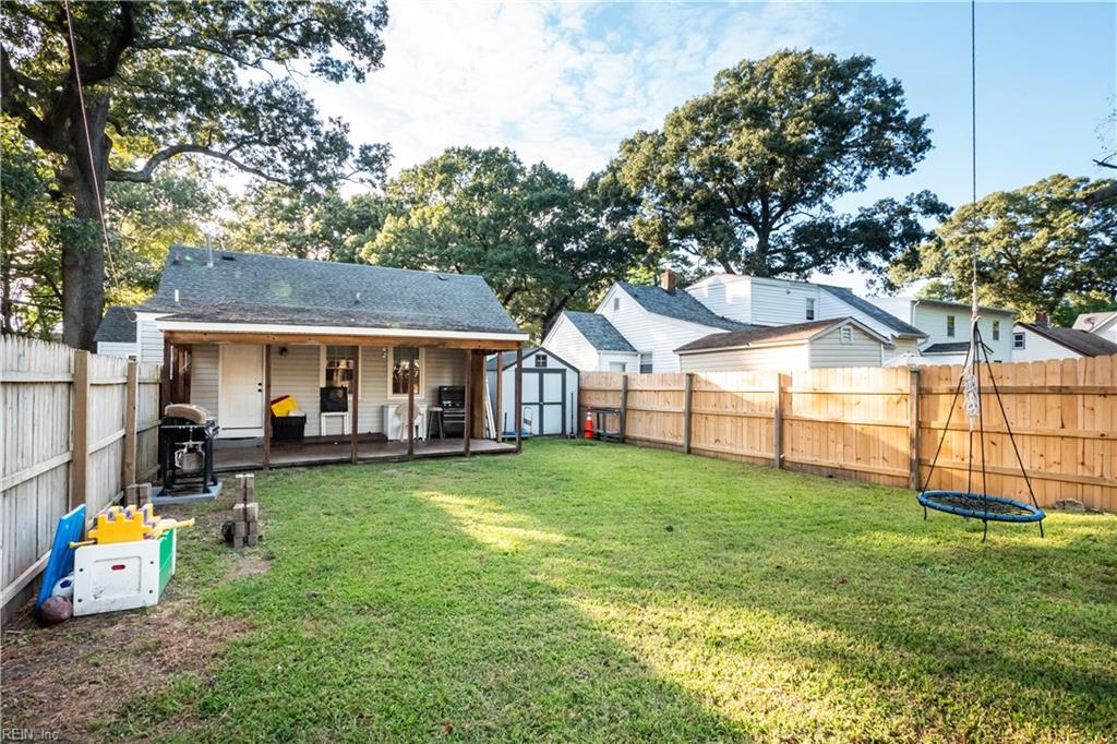2608 Bapaume Ave Property Photo 16