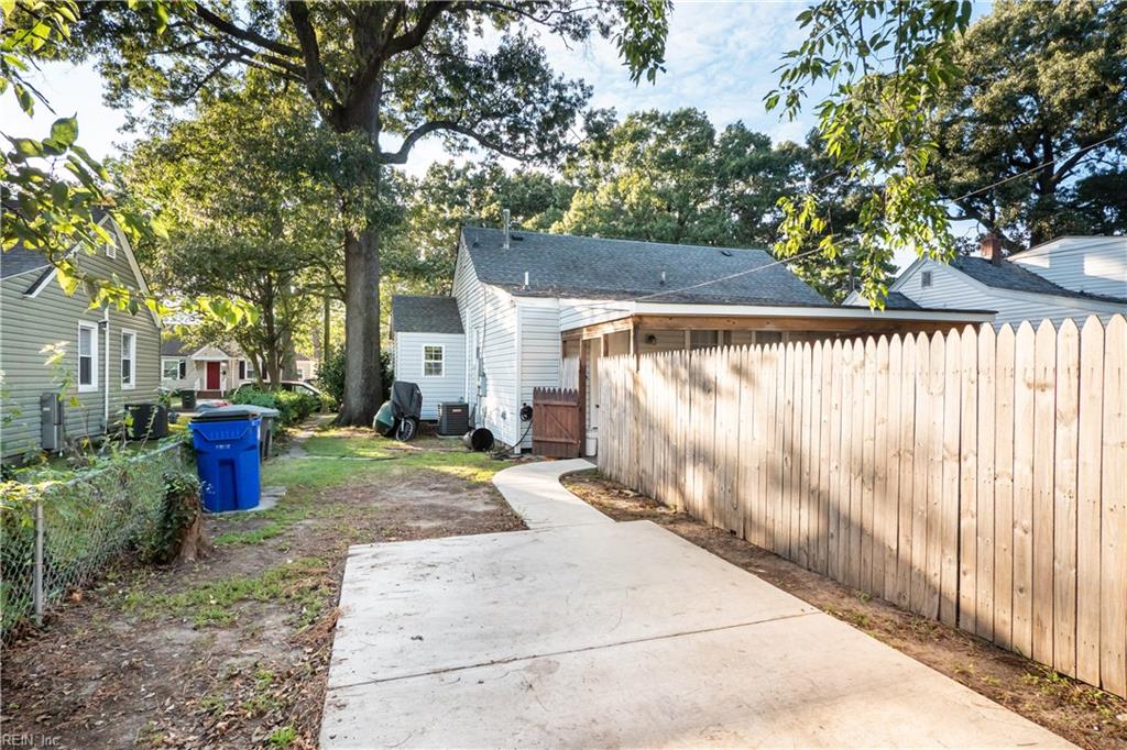 2608 Bapaume Ave Property Photo 20